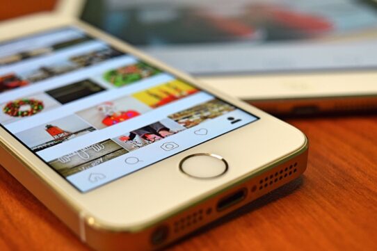 Apple Invites 1.12 Adds Full-Resolution Photo Sharing Tools