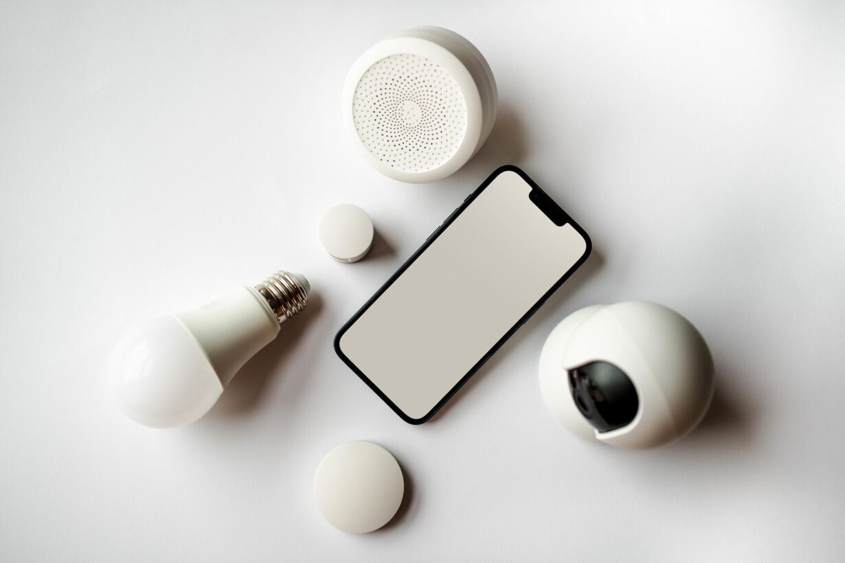 Apple reportedly plans Oct. 13 debut for smart-home hub
