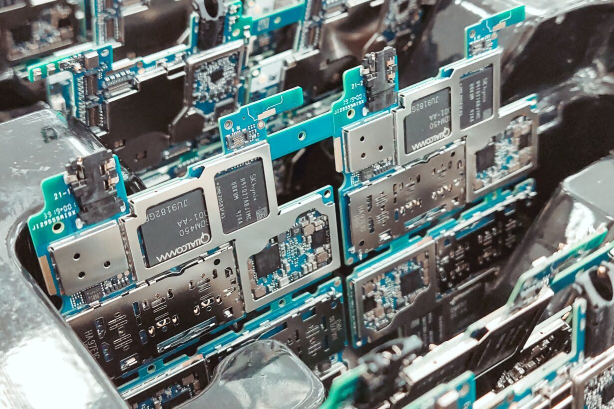 Qualcomm Snapdragon X80 Found in U.S. iPhone 18 Pro Max