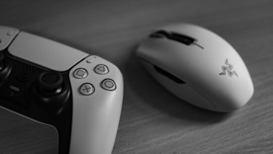 Razer Prio folds into credit-card-size mobile controller