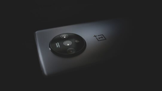 Apple Showcases iPhone Duo Cameras in Six-Photo Gallery