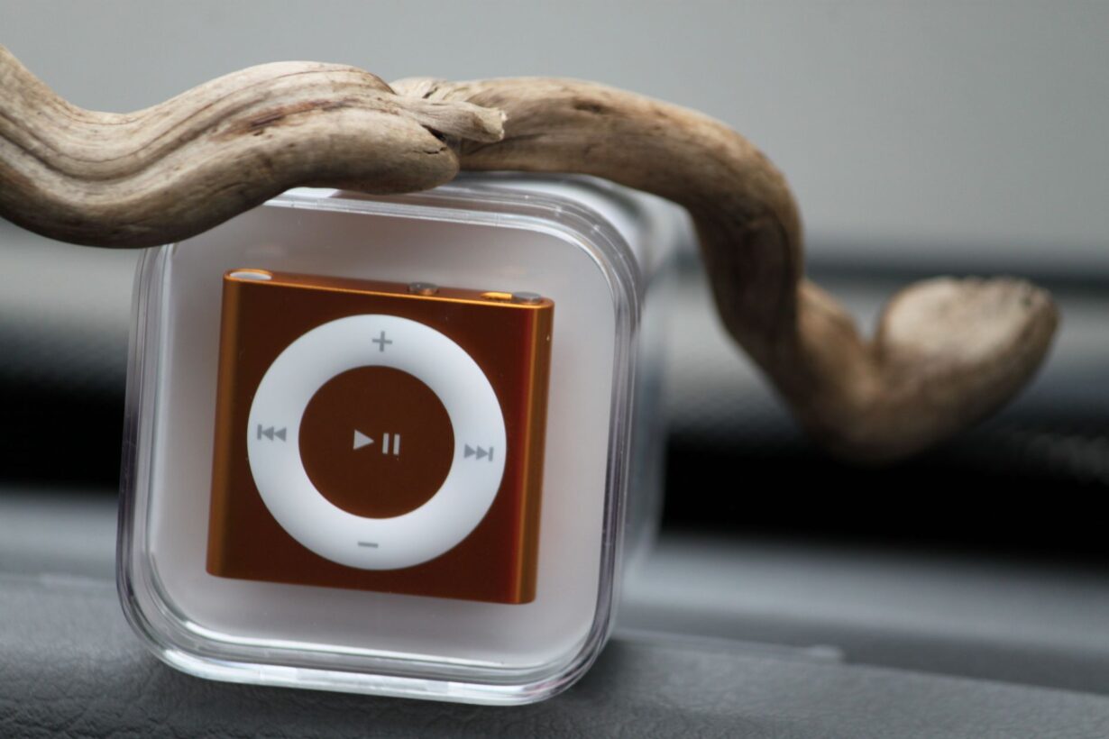 Apple Music Adds iPod Click-Wheel Easter Egg for 25 Years