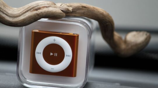 Apple Music Adds iPod Click-Wheel Easter Egg for 25 Years